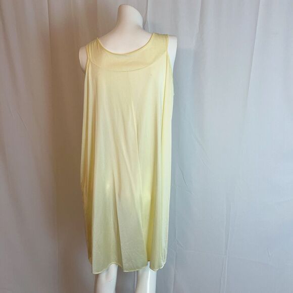 Vintage 1970s Lorraine Light Yellow Nightgown Floral Embroidered Coquette Size M - Picture 4 of 6